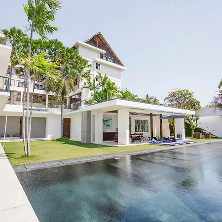 Villa Aqua